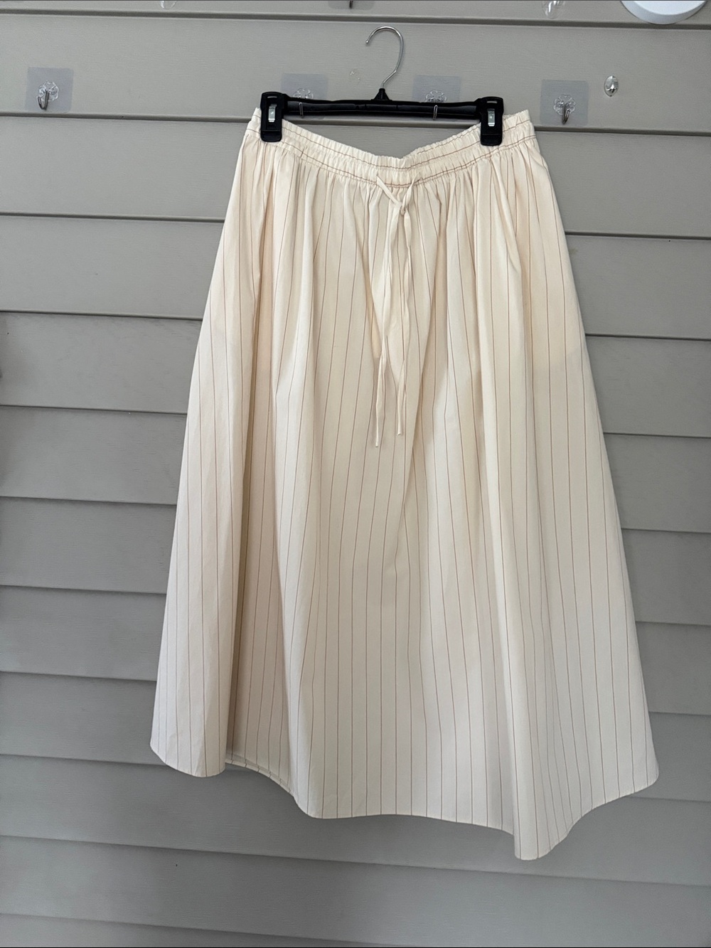 Zara Cream Midi/Maxi Skirt with Thin Red Pinstripes and pockets size L